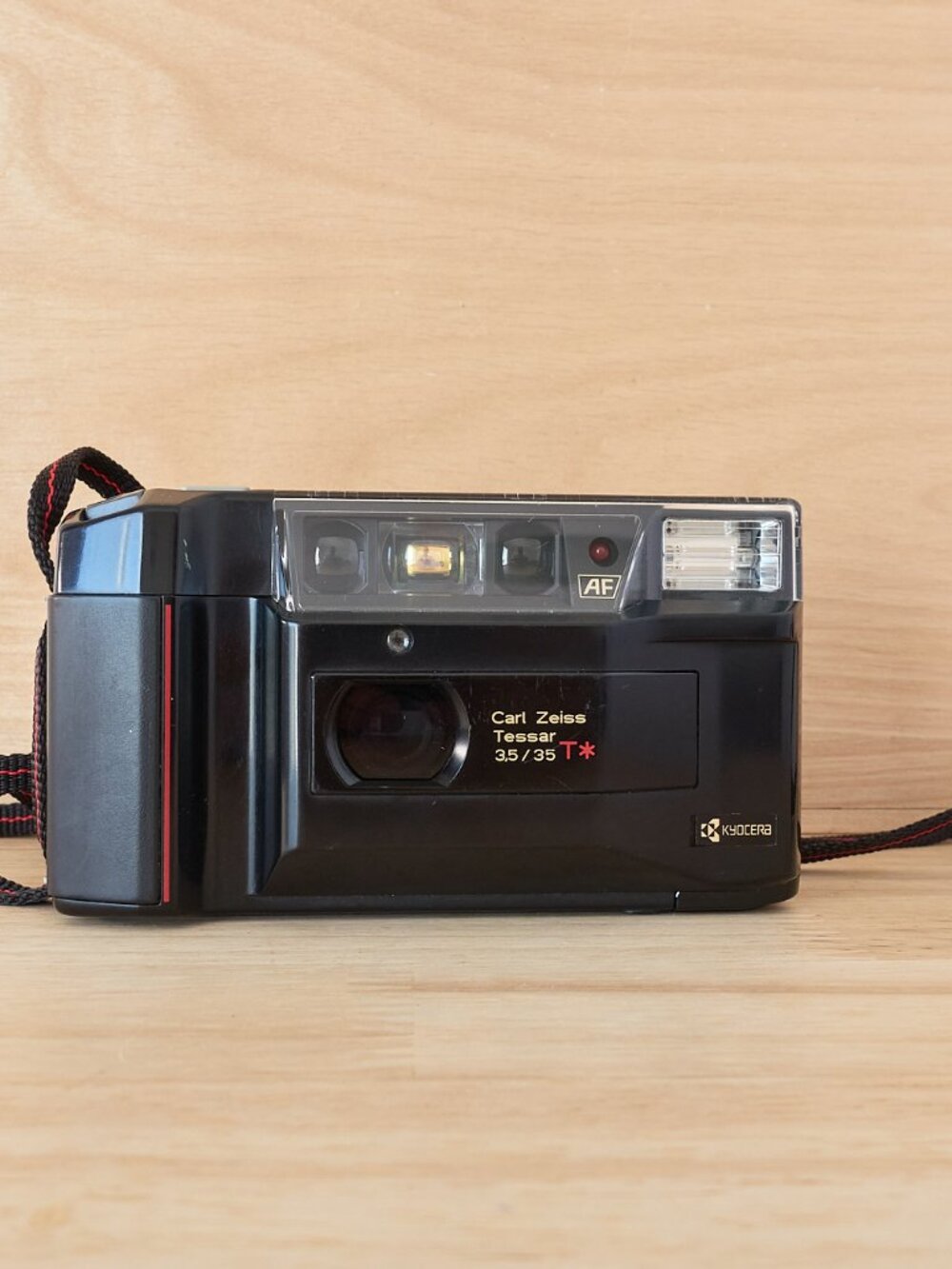 Yashica T2 35mm Point and Shoot Film Camera Carl Zeiss Tessar T Lens Tested